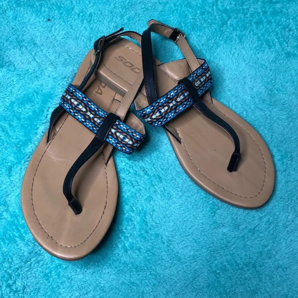 Boutique Sandals Sz 7